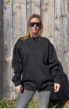 Load image into Gallery viewer, Discard Dreams Logo Crewneck - Black
